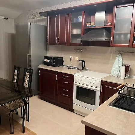 Spacious 2-bedroom Oasis In 公寓 瓦爾納