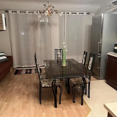 公寓 Spacious 2-bedroom Oasis In 瓦爾納